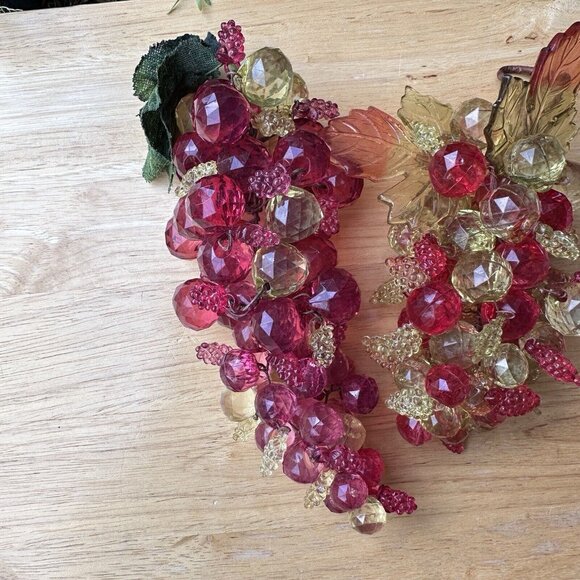 VTG Two Faceted Lucite Bead Acrylic Plastic Cluster Grapes with Leaves Stems 6"+ - Picture 5 of 8